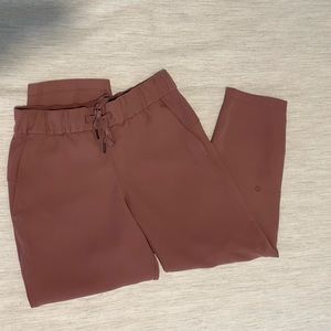 Lululemon Cropped Jogger